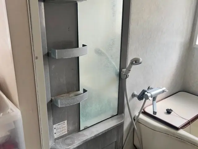 こだわり洗剤で徹底2度洗い◎2人作業で丁寧に仕上げます！エアコン等同時予約で割引サービスの画像