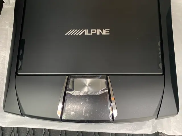 フリップダウンモニターの取り付けサービスの画像