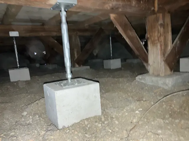 ◎床鳴り◎床の沈み　当店にご相談ください。◎現地調査後お見積もり　※一階に限るサービスの画像