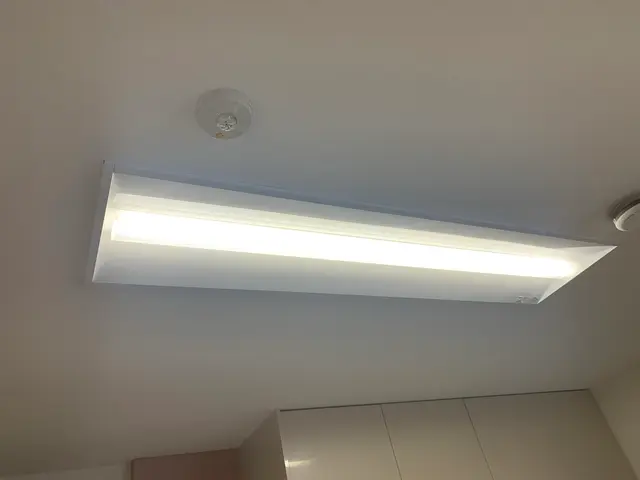 蛍光灯からLEDへ交換 / バイパス工事いたしますサービスの画像