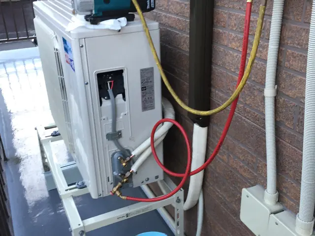 元、プラント電験、第一種電気工事士、ボイラー整備士、ボイラー技士が修理します。サービスの画像