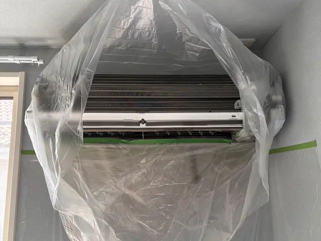 ☆お掃除機能付きエアコンも対応◇お部屋の空気をキレイにしましょ◇電気工事士が作業サービスの画像