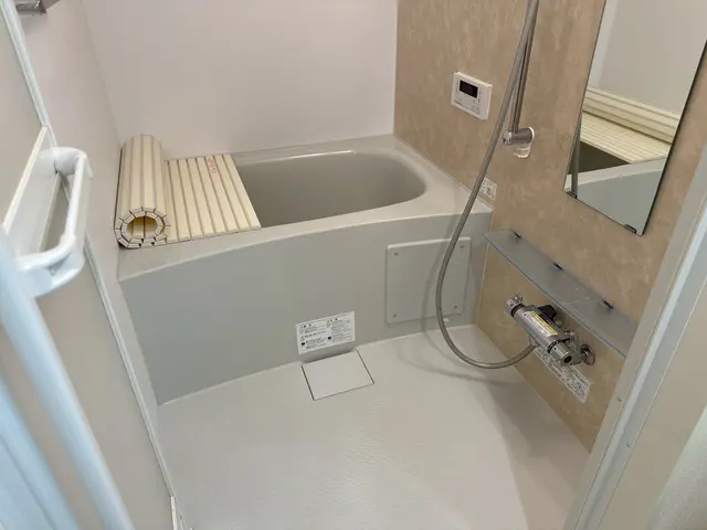 鏡磨き付き！ ◎営業時間外相談可！コーキングなど他サービスとセットで割引！サービスの画像