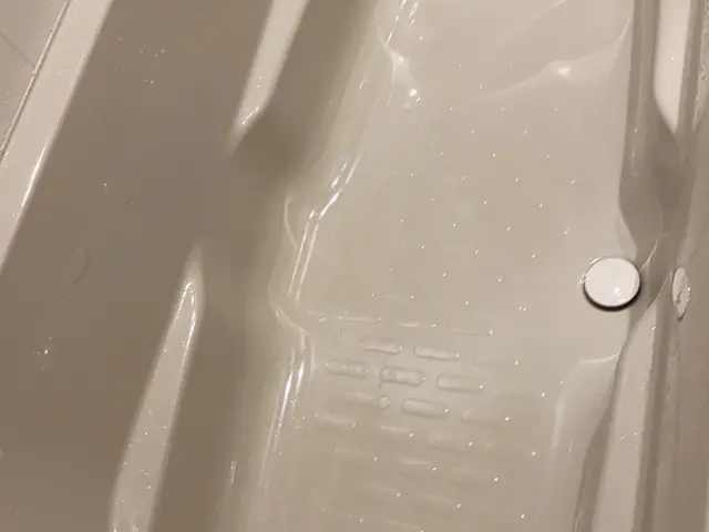 プロにお任せ！放置しすぎて取りにくいカビや水アカすっきりキレイに！サービスの画像