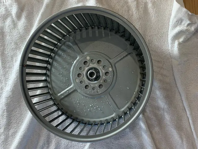 【夫婦で訪問】レンジフード　本体内部　ファン　フィルター綺麗に！実績多数！！サービスの画像