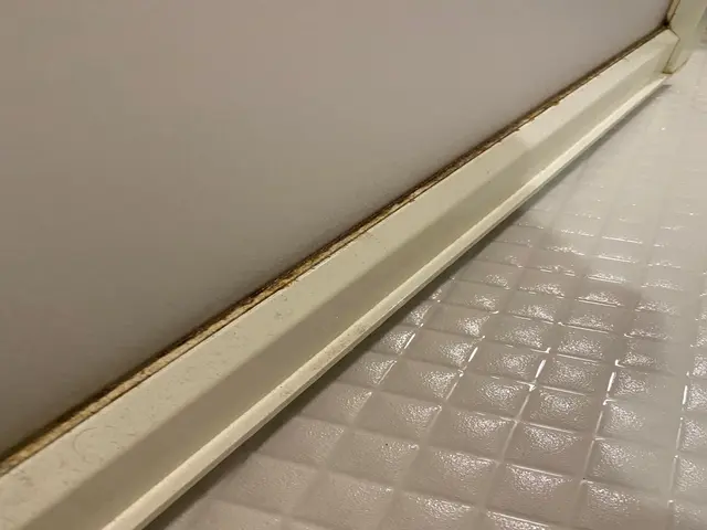 【頑固な水垢】私にお任せください！サービスの画像