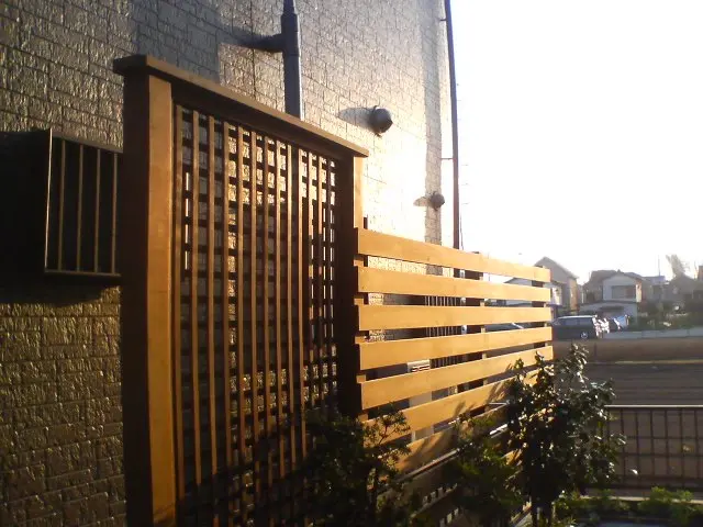 木製ウッドフェンスの新規工事と作り替え工事/増設/補修/解体 /塗装サービスの画像