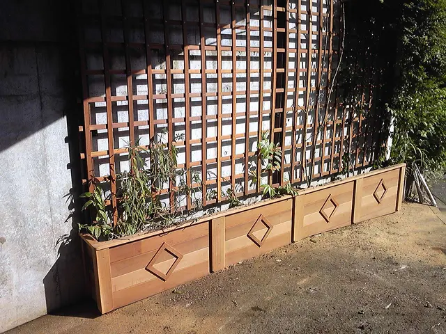 木製ウッドフェンスの新規工事と作り替え工事/増設/補修/解体 /塗装サービスの画像