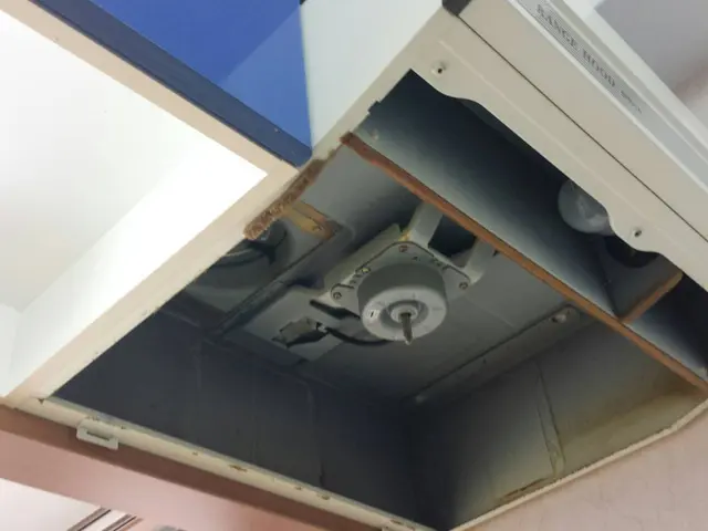 【レンジフード換気扇清掃】分解して洗浄。油煙汚れもキレイに落とします！サービスの画像