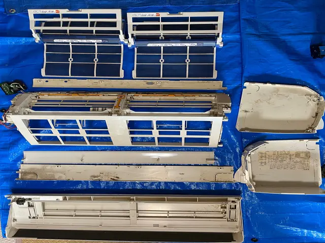 エコ洗剤で丁寧な作業！壁掛けエアコンクリーニングサービスの画像