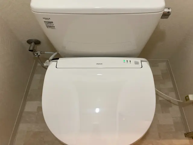 ウォシュレット交換はお任せください。水道工事30年の実績、安心の施工保証ありますサービスの画像