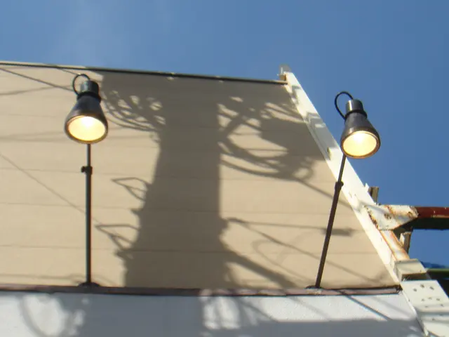 ■□電球交換＠高所■□事務所・店舗■□看板の電球交換などお見積りします。サービスの画像