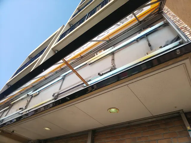 ■□電球交換＠高所■□事務所・店舗■□看板の電球交換などお見積りします。サービスの画像