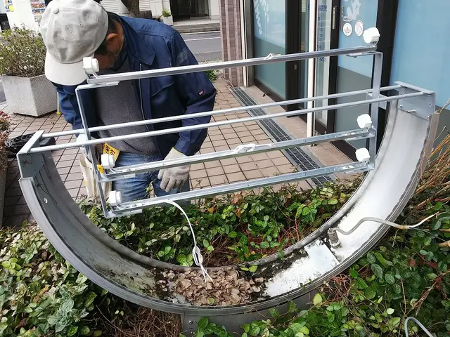 ■□電球交換＠高所■□事務所・店舗■□看板の電球交換などお見積りします。サービスの画像