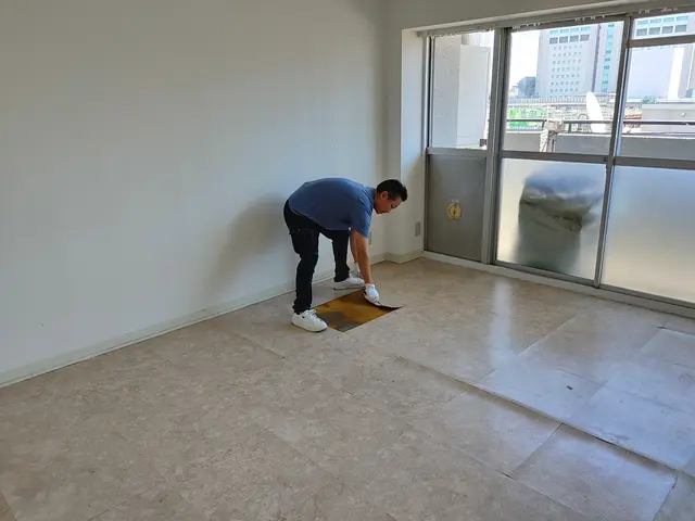 【フロアタイル】形状に合わせた加工カット、畳/絨毯の上、賃貸もご相談ください☆彡サービスの画像