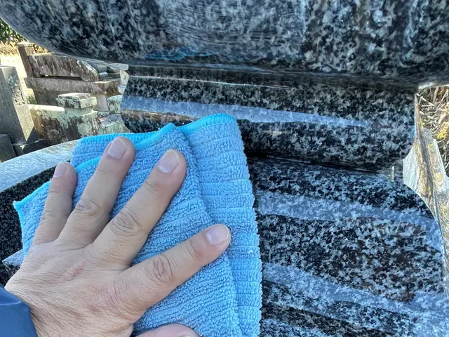 安心ときれいをご提供致します　墓石周辺清掃無料サービス　自社施工ですサービスの画像