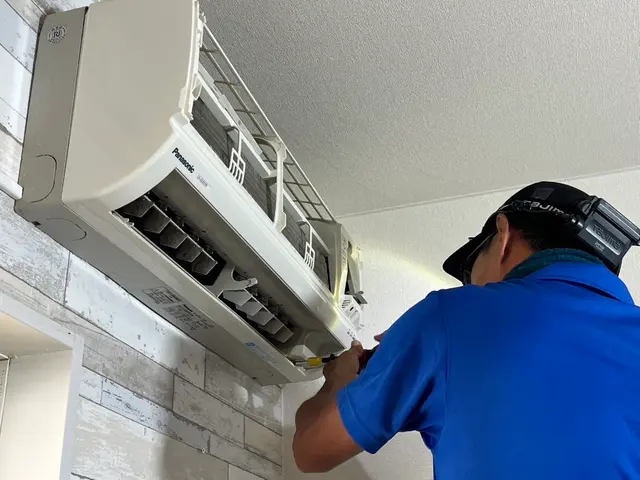 前より風が届かない。設定温度どおりに効いてない。電気代が気になる方にサービスの画像