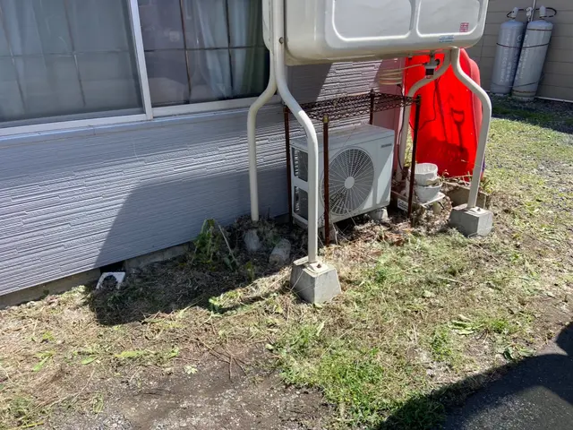 脅威の破格で最短当日作業OK！50㎡で8,000円・出張料無料・除草剤散布無料◎サービスの画像