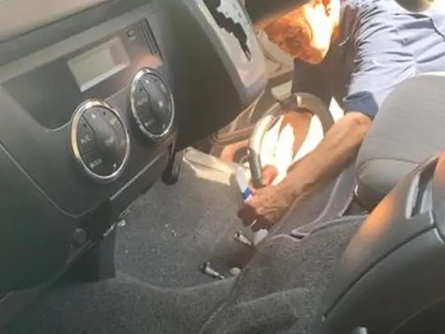 基本的に当社オリジナルのカーシャンプーで作業して吹き上げ室内の清掃シートなどサービスの画像