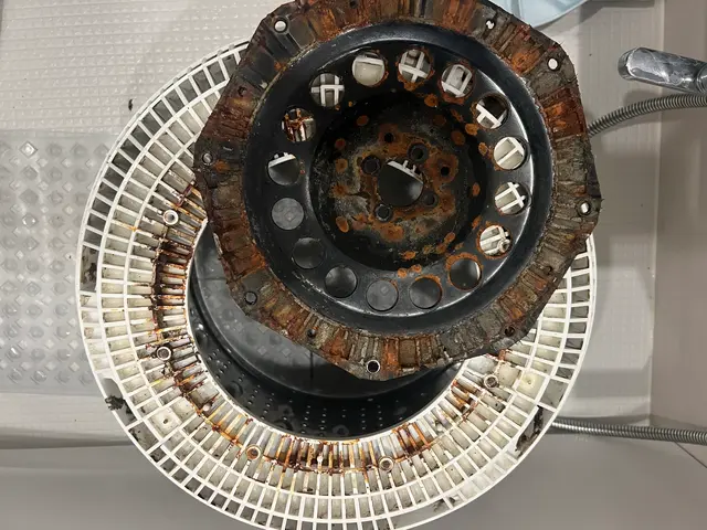 縦型洗濯機 分解クリーニング｜黒カビ・臭い徹底除去！サービスの画像