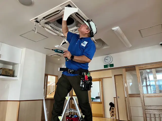 商売繁盛！お客様、社員様へ快適空間をお届け！モータードレンポンプも外して分解洗浄サービスの画像