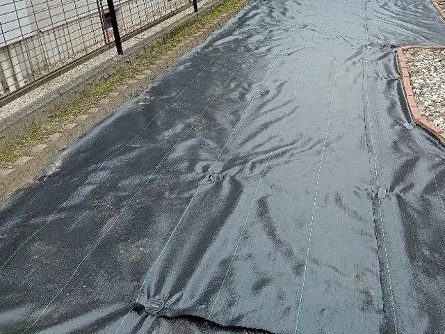 【PayPayカード決済OK！】防草シートはこちらで用意する事もできます！サービスの画像