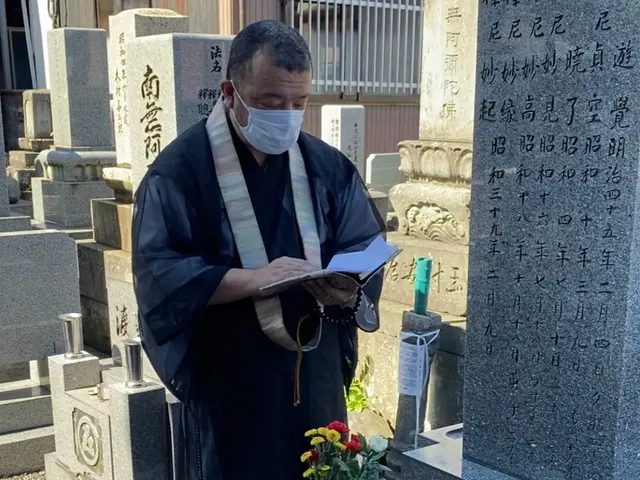 読経と墓仕舞い納骨サービスの画像