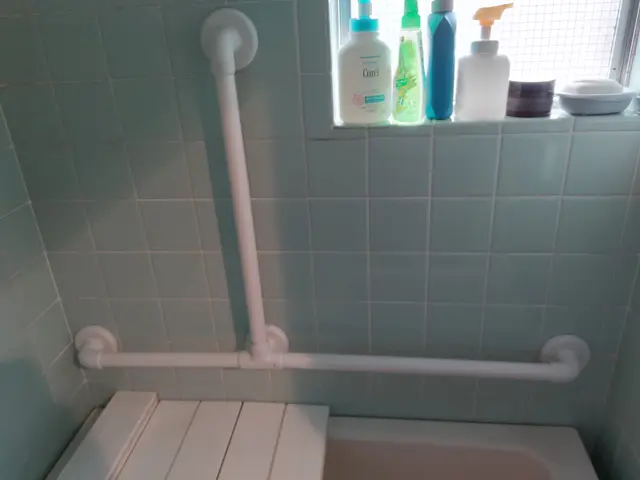 いつまでも安心して使えるよう施工します！手摺りの取り付けは当店にお任せください！サービスの画像