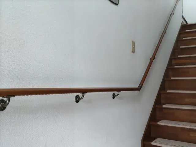 いつまでも安心して使えるよう施工します！手摺りの取り付けは当店にお任せください！サービスの画像