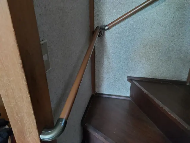 いつまでも安心して使えるよう施工します！手摺りの取り付けは当店にお任せください！サービスの画像