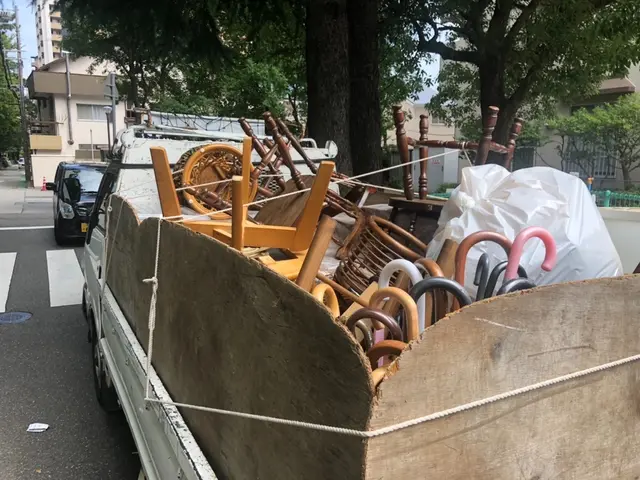 ◎行政の粗大ゴミ回収との併用可能★つり出し作業可能◎保険加入済サービスの画像