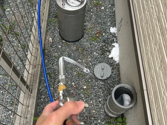 ムース施工なので安全性が高く安全安心施工！発生源に持続性薬剤使用！サービスの画像