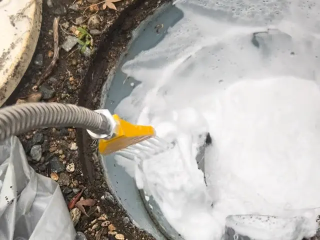 ムース施工なので安全性が高く安全安心施工！発生源に持続性薬剤使用！サービスの画像