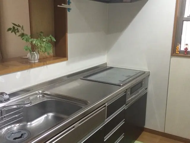 女性スタッフ作業★笑顔♫と真心をモットーに！快適空間のお手伝い♪リピーター様多数サービスの画像