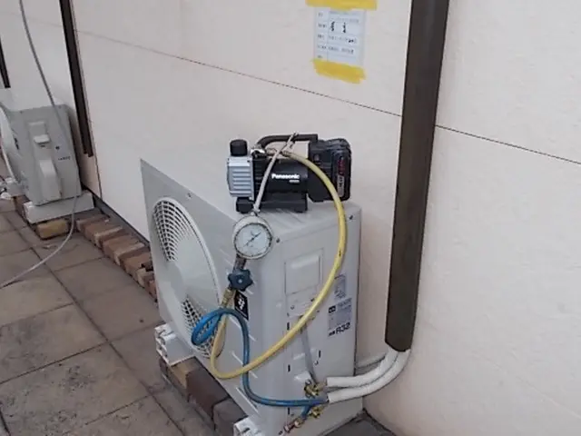 屋外防水コンセント、ガーデニング照明工事、カーポート照明工事、防犯カメラ取付等、サービスの画像