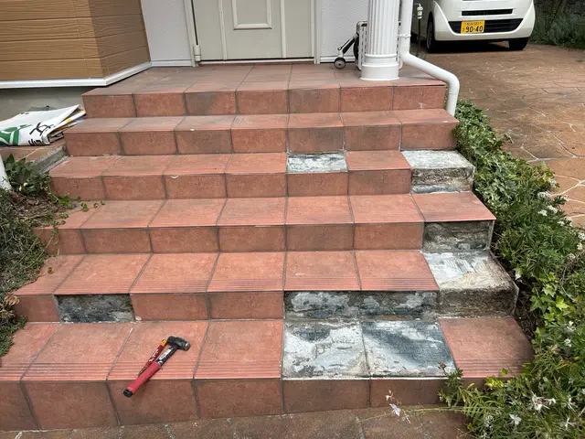 玄関タイルの補修サービスの画像