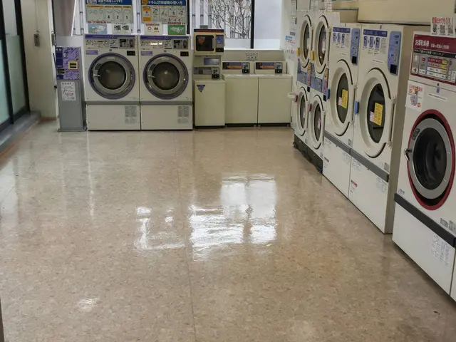 【フロア床洗浄】自宅や店舗、オフィスやクリニック等の汚れが綺麗になります！サービスの画像