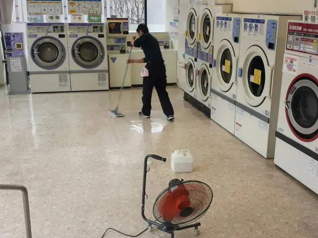 【フロア床洗浄】自宅や店舗、オフィスやクリニック等の汚れが綺麗になります！サービスの画像