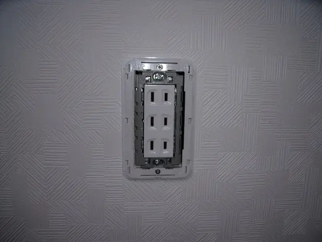 コンセント増設・エアコン用専用回路 等ご依頼承ります。サービスの画像