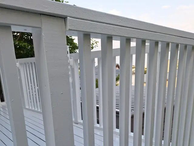 ウッドデッキ補修・塗装などご相談下さい。見た目も一新されリフレッシュ！サービスの画像