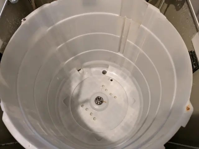 電気工事士による丁寧な事前説明と女性スタッフ同行可能な安心対応サービスの画像