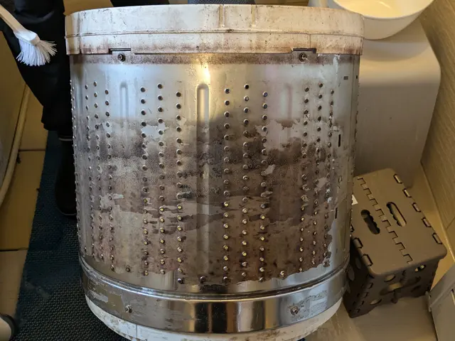 電気工事士による丁寧な事前説明と女性スタッフ同行可能な安心対応サービスの画像