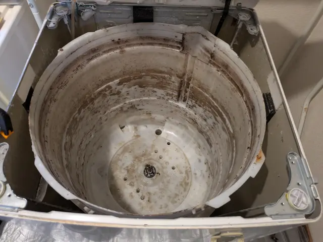 電気工事士による丁寧な事前説明と女性スタッフ同行可能な安心対応サービスの画像