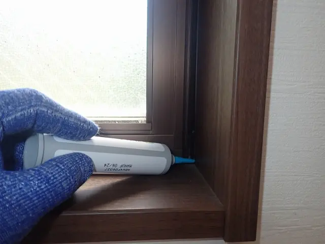 茨木より。アリの巣を駆除する毒エサの設置と侵入経路周辺への薬剤処理で予防を実施。サービスの画像