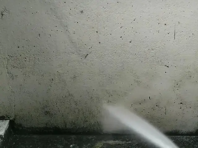 駐車場・外壁の高圧洗浄ご依頼承ります!一度写真確認させてくださいサービスの画像