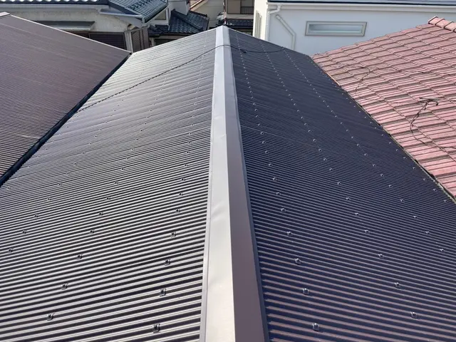 【屋根工事】屋根カバー工法、葺き替え工事、瓦工事、細かな事まで対応致します‼︎サービスの画像