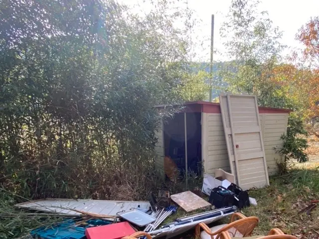 倉庫物置解体撤去、物置の中のゴミも全てお任せ下さい！見積無料お気軽にご相談下さいサービスの画像