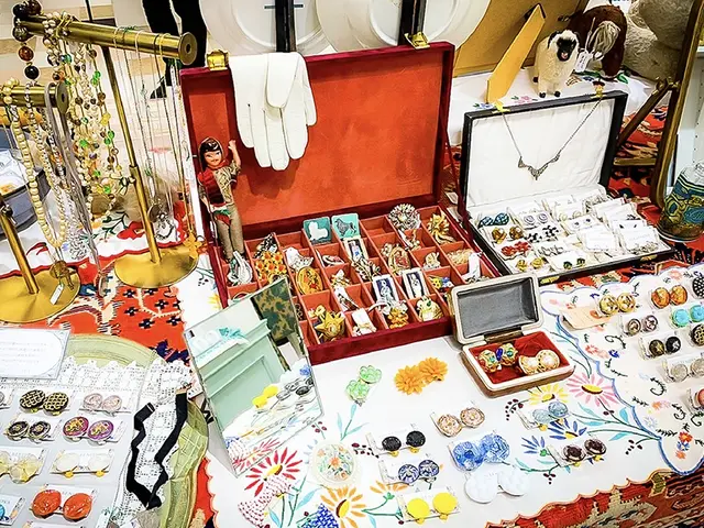 【広告デザイナーによる人物撮影】お客様のお店や会社のイメージを撮影します！サービスの画像