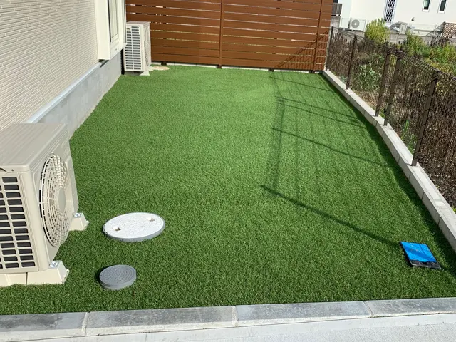 人工芝でメンテナンスフリーのお庭サービスの画像