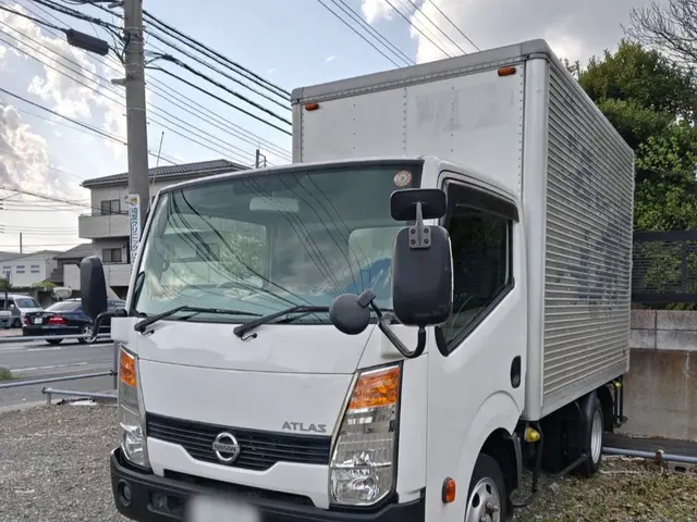 2トントラック不用品回収サービスの画像
